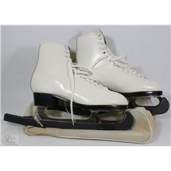 BAUER FIGURE SKATES SIZE UNKNOWN