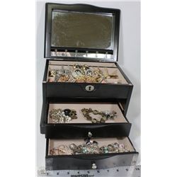 VINTAGE GUTHERMELE JEWELRY BOX LABELLED