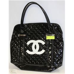 REPLICA CHANEL PURSE WITH WHITE LOGO