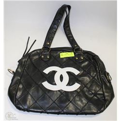 REPLICA CHANEL PURSE W/ WHITE LOGO