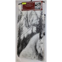 WOLF SCENE MICRO PLUSH QUEEN BLANKET