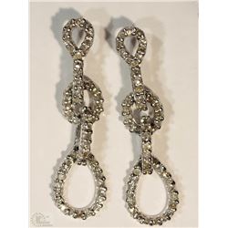 #28-10KT WHITE GOLD DIAMOND EARRINGS