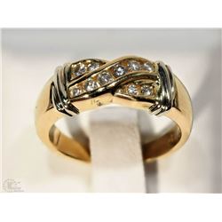 #32-14KT YELLOW & WHITE GOLD DIAMOND RING SIZE 6