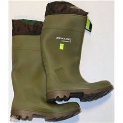 PAIR OF DUNLOP PUROFORT CSA APPROVED GREEN