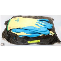 BUNDLE OF YELLOW AND BLUE GRIP GLOVES