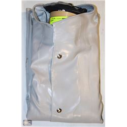LARGE RUBBER JACKET AND GLOVES