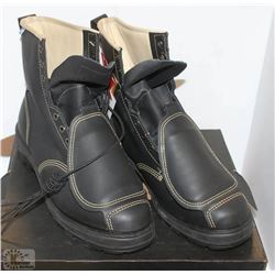 PAIR OF ROYER HIGH CUT CSA APPROVED METATARSAL