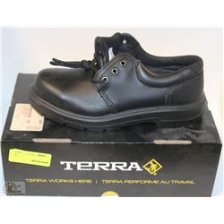 PAIR OF TERRA CSA APPROVED LOW CUT WORK SHOES