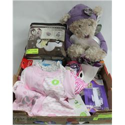 FLAT OF BABY'S 0-18 MONTHS INCL 8 OUTFITS, CUDDLE
