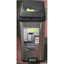 NEW HOMETRENDS 30 LITRE STAINLESS STEEL PEDAL BIN