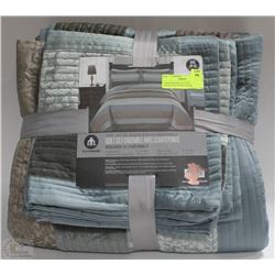 HOMETRENDS QUILT SET DOUBLE/QUEEN &2 SHAMS
