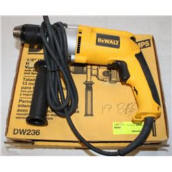 DEWALT 1/2" HEAVY DUTY VSR DRILL W/ KEYLESS CHUCK