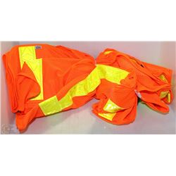 LOT OF 3 SAFETY VESTS