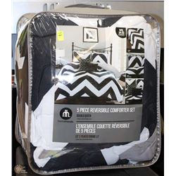 HOMETRENDS 5 PC REVERSIBLE QU/DBL COMFORTER SET