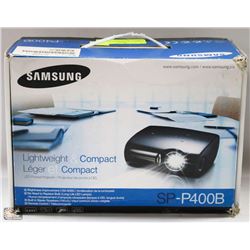 SAMSUNG LIGHTWEIGHT AND COMPACT PROJECTOR