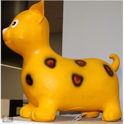 RUBBER YELLOW CAT PLAYSEAT