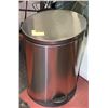 Image 1 : STAINLESS STEEL GARBAGE CAN W/FOOT