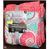 Image 1 : 3 PIECE REVERSIBLE QUILT SET - QUEEN SIZE