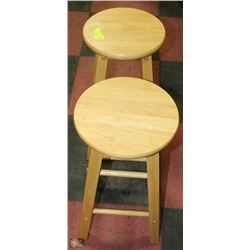 SET OF WOOD BAR STOOLS