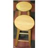 Image 1 : SET OF WOOD BAR STOOLS