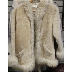 NEW ZEALAND SHEEPSKIN JACKET SIZE 8-10