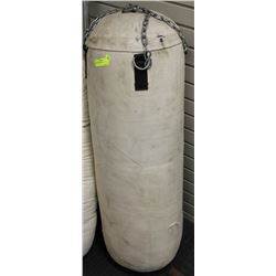 HEAVY PUNCHING BAG