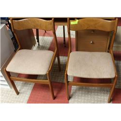 PAIR OF ANTIQUE WOOD CHAIRS