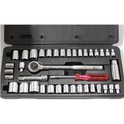 SOCKET SET WITH CASE