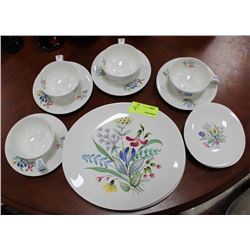 HALL CRAFT DISH SET
