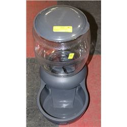 PETMATE AUTOMATIC FOOD DISPENSER