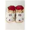 Image 2 : Cheyenne Beaded Man's Moccasins, 10 ¼" long