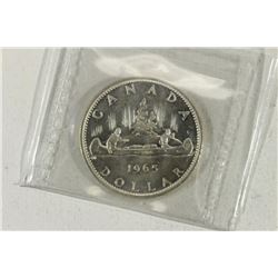 1965 CANADA SMALL BEADS POINTED 5 SILVER DOLLAR