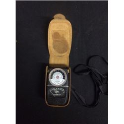 VINTAGE GENERAL ELECTRIC LIGHT METER W/ CASE