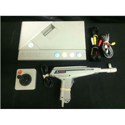 ATARI VIDEO GAME SYSYEM W/ CONTROLLER & ZAPPER GUN