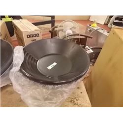 NEW GOLD PAN - ESTWING - BLACK PLASTIC - SMALL