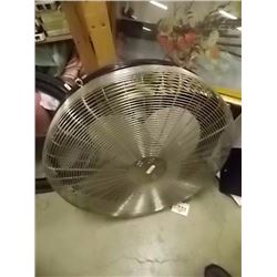 LARGE INDUSTRIAL FAN WITH MOTOR AND CORD