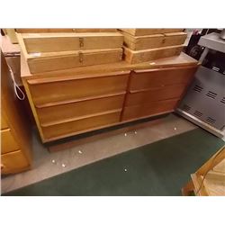 VINTAGE DRESSER - 6 DRAWER
