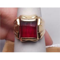 18K Gold Ring With Synthetic Stone