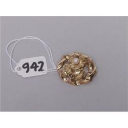 14K Gold Flower Brooch With Pearl