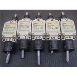 Omron WLD28 Limit Switches, 5 Total