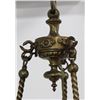 Image 4 : Victorian Brass 6-Light Chandelier