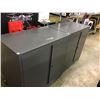 Image 2 : GREY 8' CREDENZA WITH THREE STORAGE CABINETS AND TOP