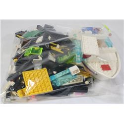 ASSORTED BAG OF LEGO INCL BOAT CARS