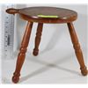 Image 1 : VINTAGE WOOD MILKING STOOL