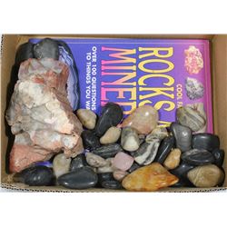 BOX OF ROCKS/MINERALS INCL. JADE, TIGER