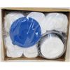 Image 1 : BOX OF WYPALL WIPERS FOR CLEANERS, SOLVENTS, AND