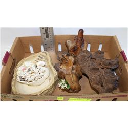 FLAT OF REPTILE AND FISH TANK DÉCOR