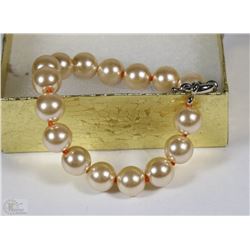 10MM SEASHELL PEARL BRACELET