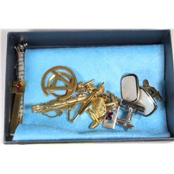 BOX OF VINTAGE CUFFLINKS, TIE PINS, MONEY CLIP