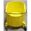 Image 1 : MOP BUCKET